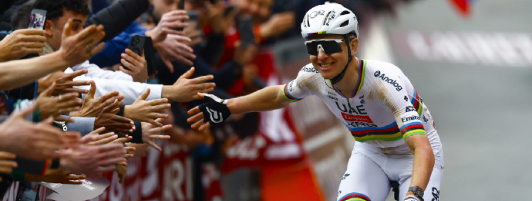 Tadej Pogačar získává svůj čtvrtý titul na Strade Bianche