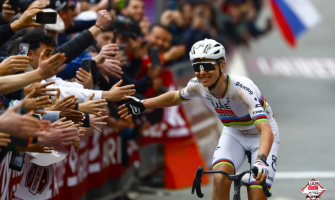 Tadej Pogačar získává svůj čtvrtý titul na Strade Bianche